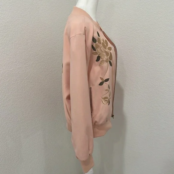 ✨Forever 21 Floral Embroidery Bomber Jacket - Picture 9 of 17